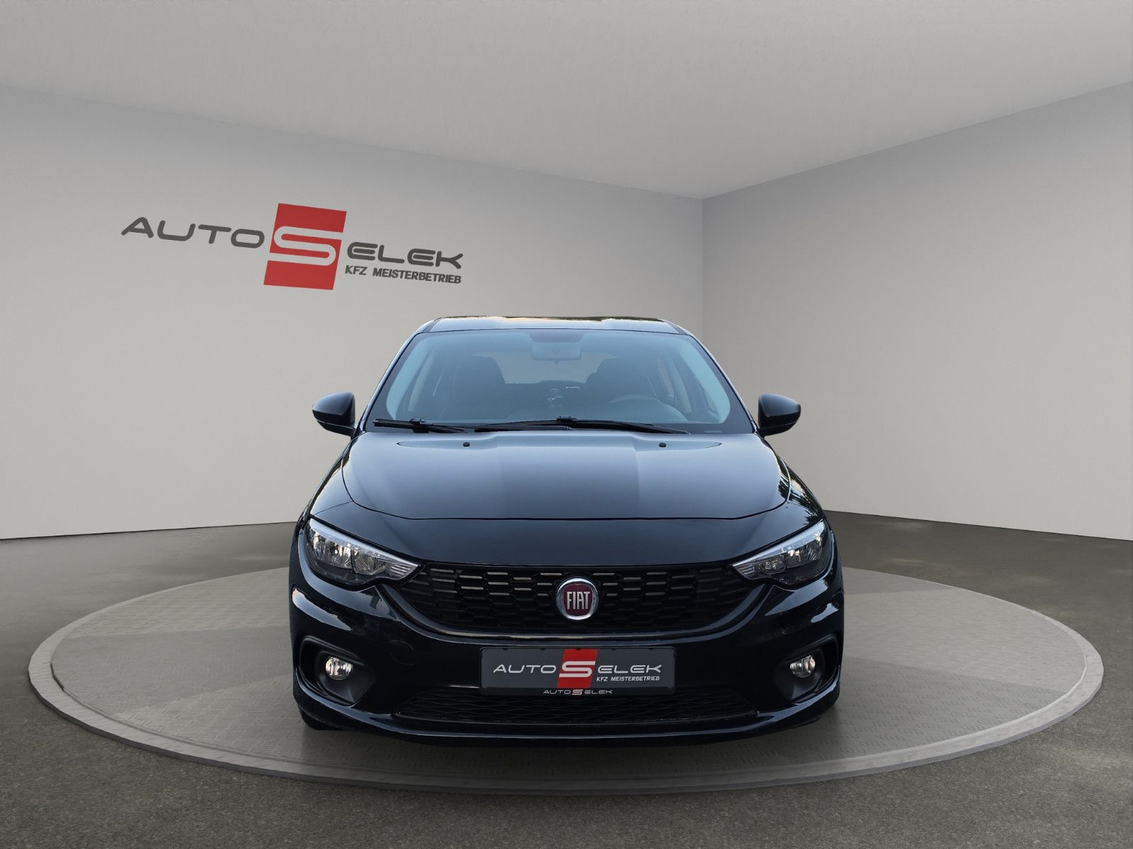 Fahrzeugabbildung Fiat Tipo Street NAVI SHZ PDC