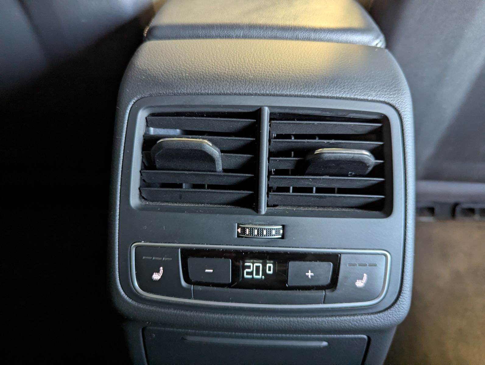 AUDI A4 2.0 TDI design ultra Sport-Fahrwerk Alcantara - Image 23