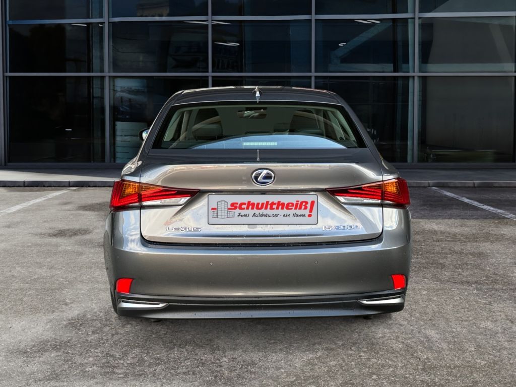 Fahrzeugabbildung Lexus IS 300h Executive Line