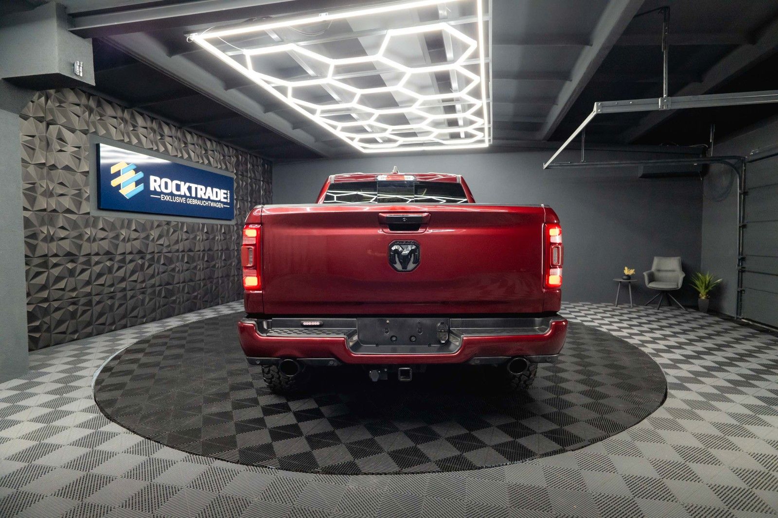 Fahrzeugabbildung Dodge RAM 5.7 V8 HEMI 4x4 NIGHT LARAMIE *Unfallfrei*