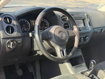 Volkswagen Tiguan - 9