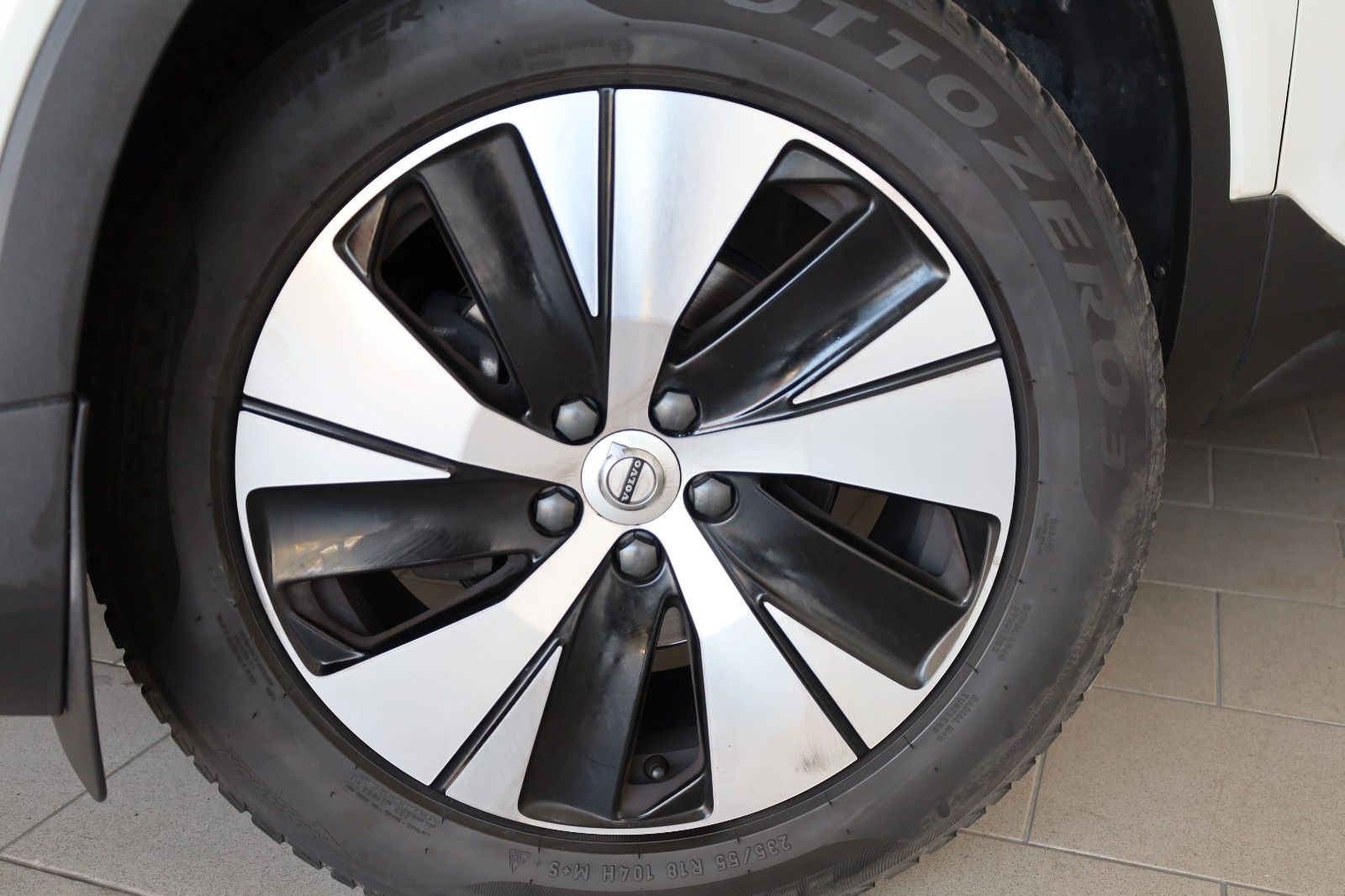 Fahrzeugabbildung Volvo XC40 Momentum Pro Leder,Navi,LED,360° Kamera,SH