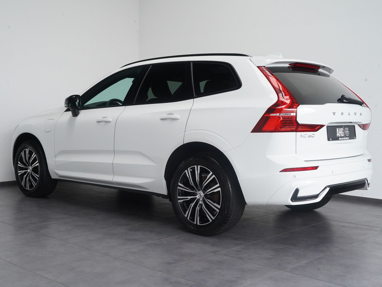 Fahrzeugabbildung Volvo XC60 T6 Recharge R Design FACELIFT/LED/ACC/AHK