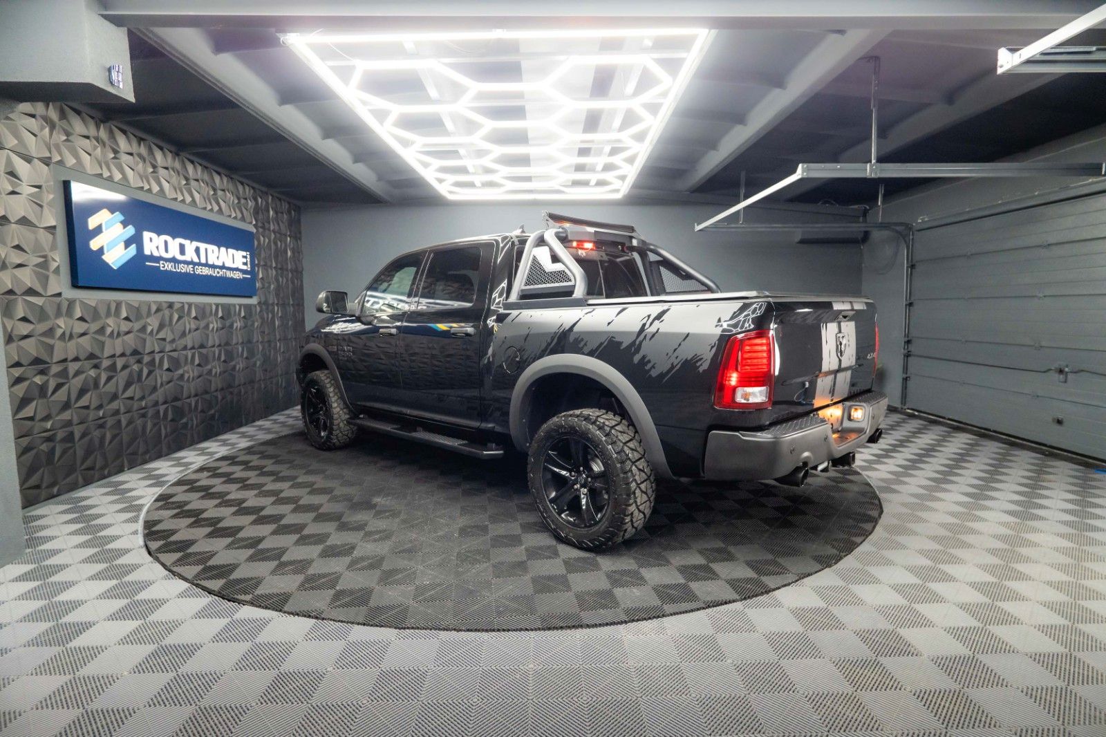 Fahrzeugabbildung Dodge RAM 5.7 V8 HEMI 4x4 Sport OFFROAD Night WARLOCK