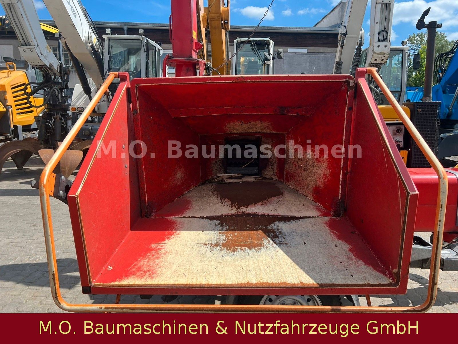 Fahrzeugabbildung Andere Dücker HM 200 / Holzhacker / 20 cm  / 8m³ /