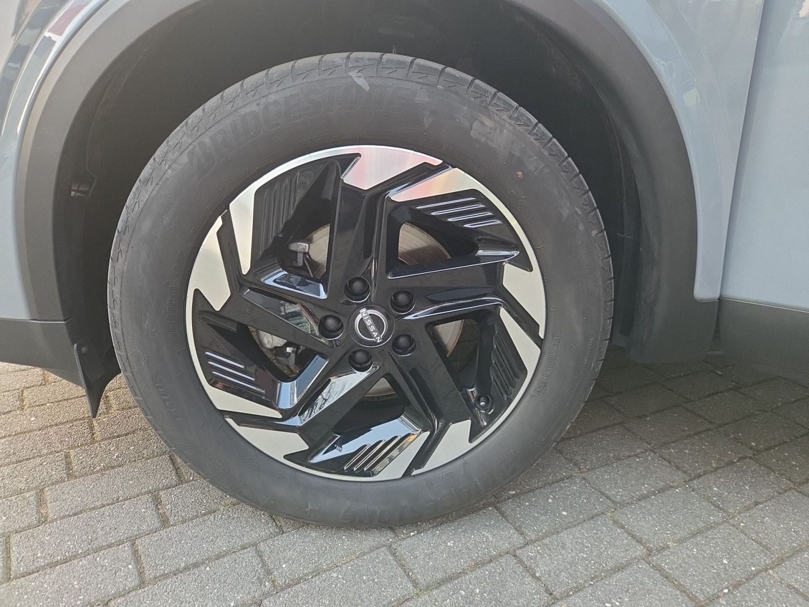 Fahrzeugabbildung Nissan Qashqai 1.3 DIG-T MHEV N-Connecta 158 PS Autom.