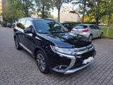 Mitsubishi Outlander 2.2 DI-D 4WD Automatik SUV-Star+ S... - Mitsubishi Outlander: Suv Star