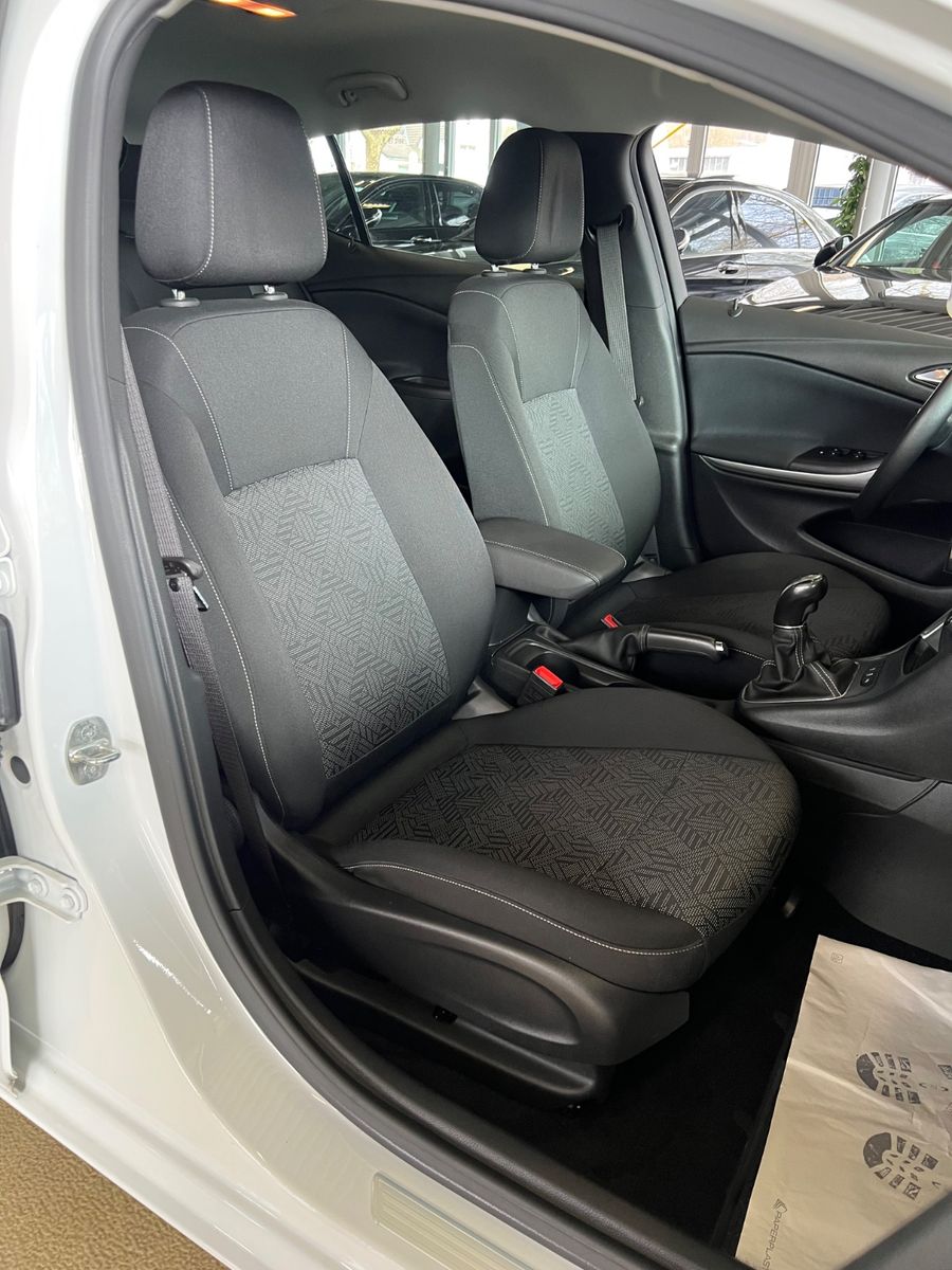 Fahrzeugabbildung Opel Astra K Lim. 5-trg. Active Start/Stop