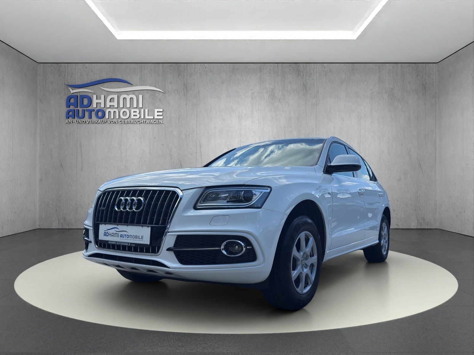 Audi Q5 3.0 TDI  quattro S-LINE/XENON/LEDER/TRAUM!!!