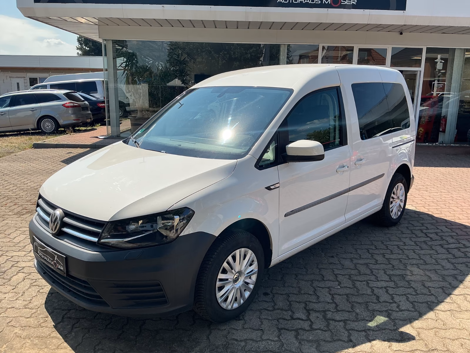 Volkswagen Caddy 2,0 TDI/BMT/DSG/Navi/2x Schiebe/TOP