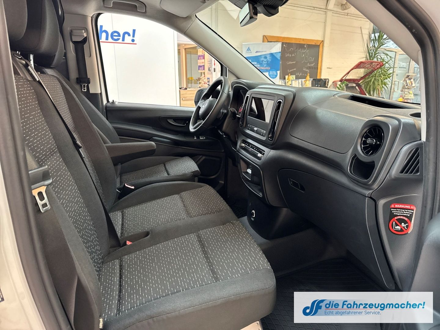 Fahrzeugabbildung Mercedes-Benz Vito Kasten 116 CDI RWD PRO lang Navi Apple CarP