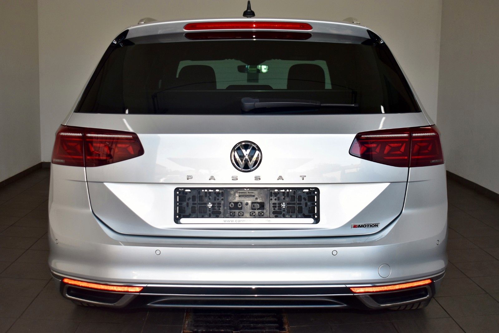 Fahrzeugabbildung Volkswagen Passat Variant R Line 4M T.Leder,Navi,Matrix-LED