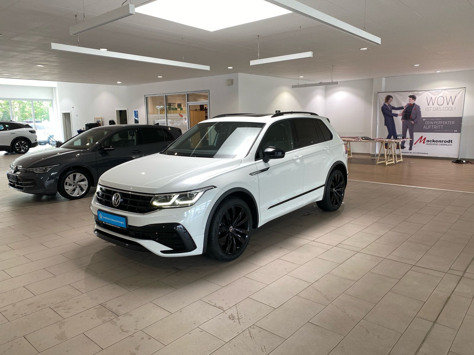 Volkswagen Tiguan 1.5 TSI R-Line BlackStyle AHK IQ.Light RF foto 2