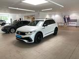Volkswagen Tiguan 1.5 TSI R-Line BlackStyle AHK IQ.Light RF - gebrauchte VW Tiguan aus dem Jahr 2021