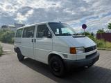 Volkswagen T4 Caravelle 2.5 TDI TÜV + REIFENSATZ NEU *AHK* - VW T4 Caravelle von 2002