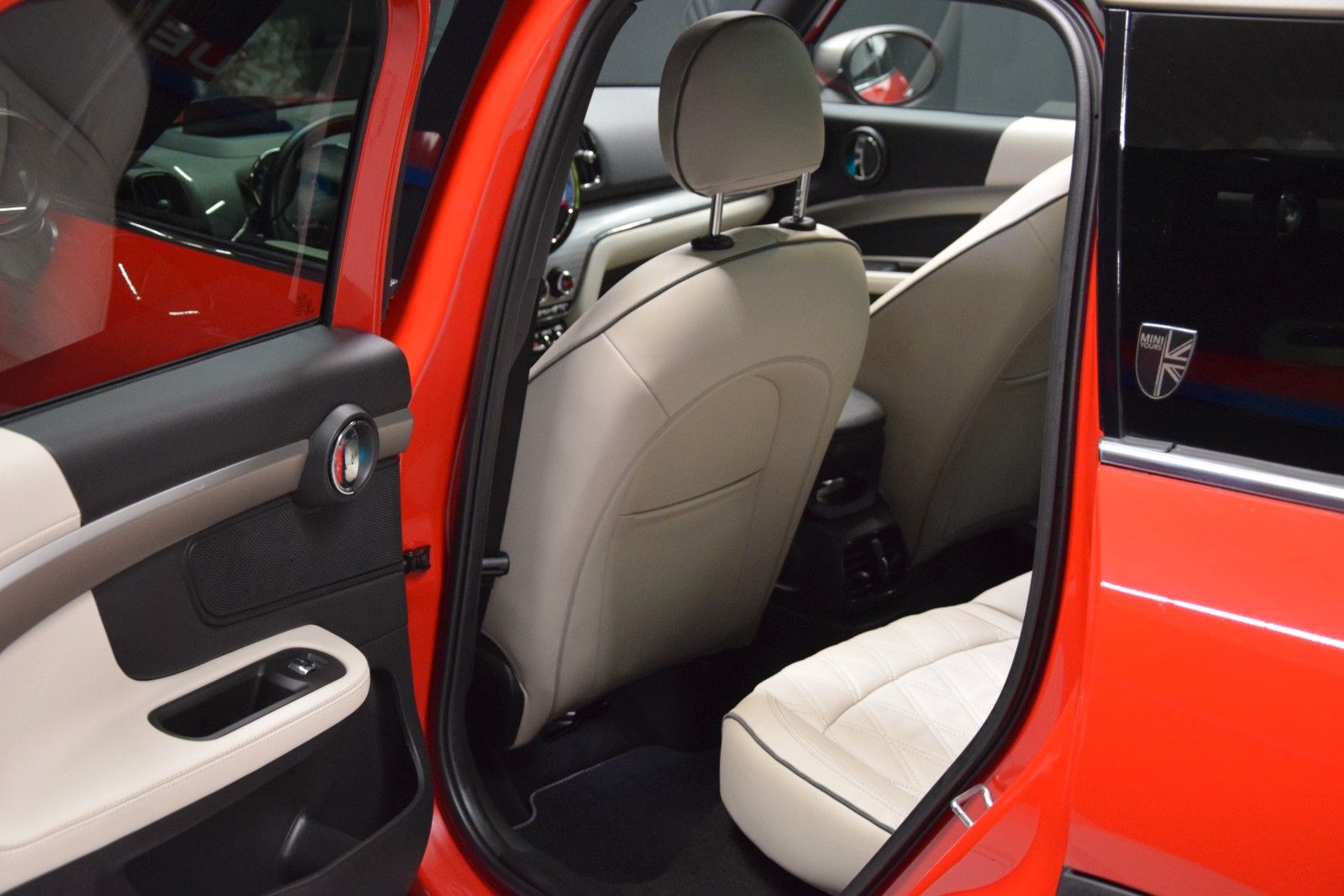 Fahrzeugabbildung MINI Countryman Cooper Yours Trim Pano ACC Memory