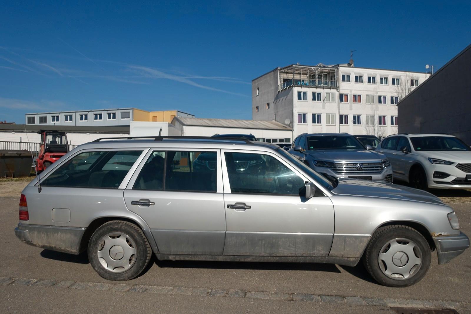 Mercedes-Benz E 200 KOMBI  AUTOMATIK  KLIMA