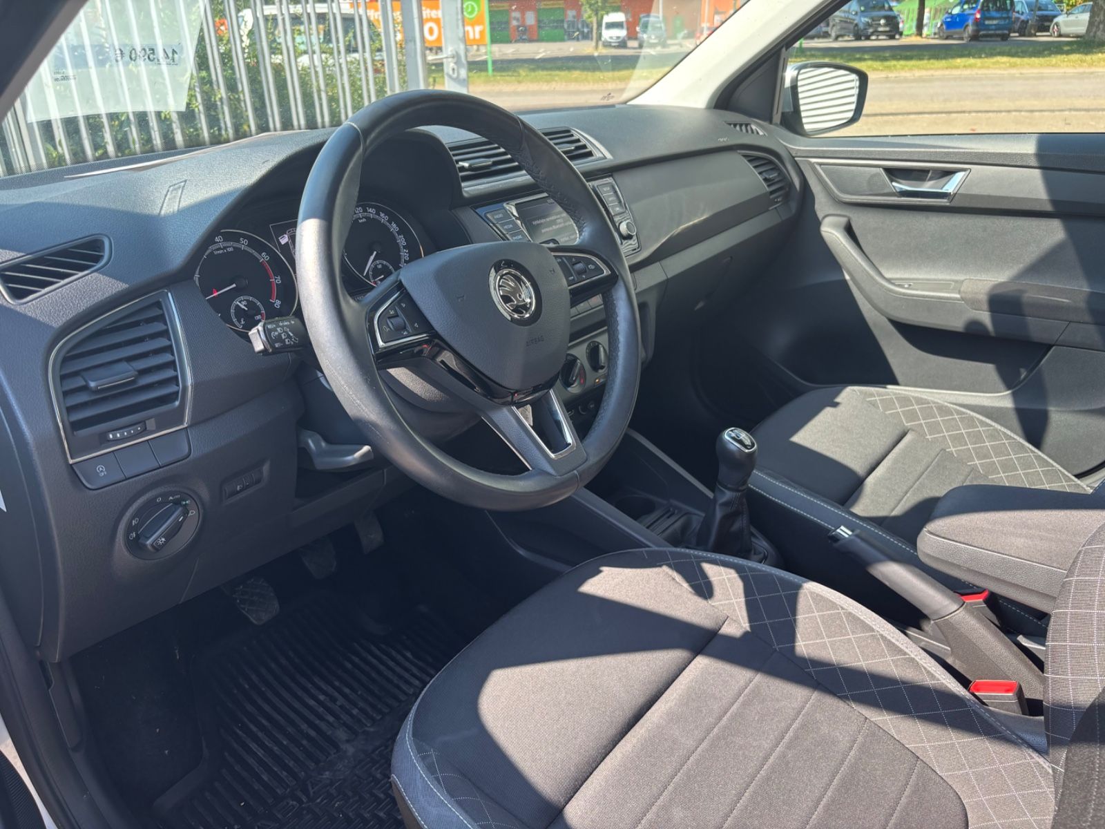 Fahrzeugabbildung SKODA Fabia Combi 1.0 TSI Ambition