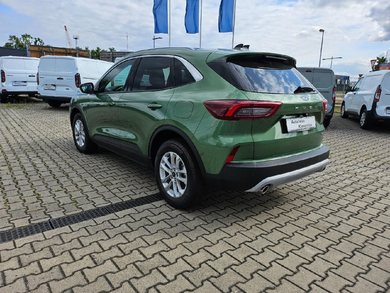 Fahrzeugabbildung Ford Kuga Hybrid Titanium