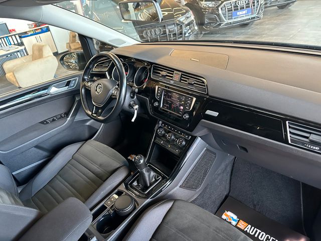 MYAUTOCENTER – Gebraucht- und Jahreswagen mit Werkstattservice in Pfaffenhofen Volkswagen Touran *7.SITZER*ACC*NAV*SZHZ*LED*ALCANTARA*