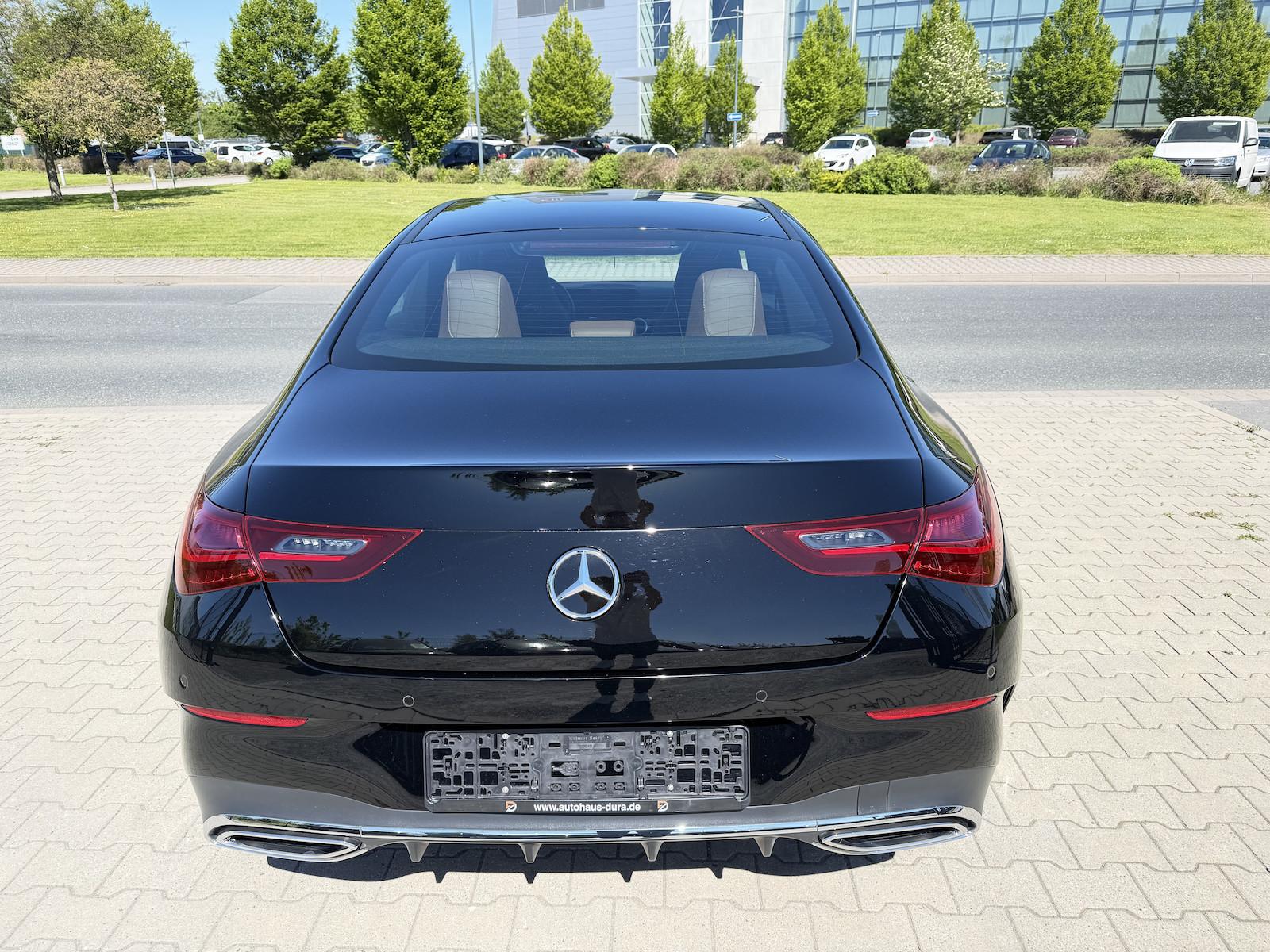 Mercedes-Benz CLA 180 AMG Line Aut. Navi+Leder+Led+Panorama