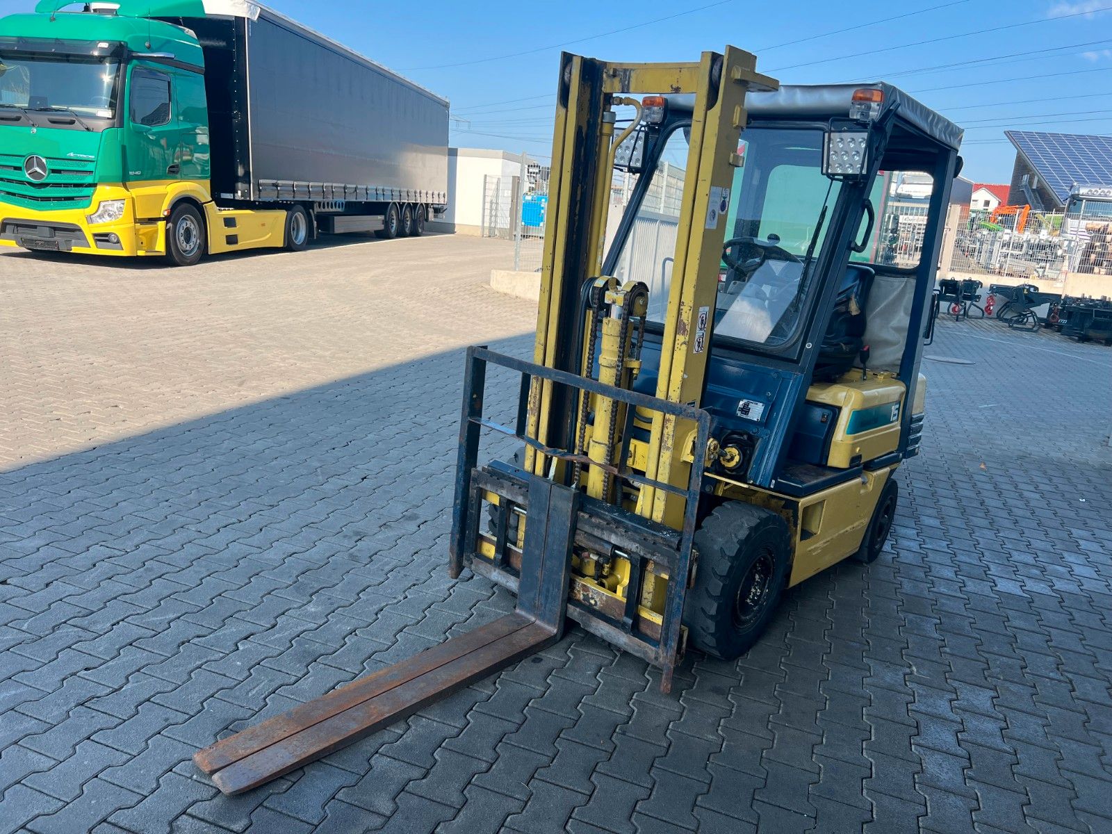 Fahrzeugabbildung Komatsu FG15T-15 / Gas / 1995 /