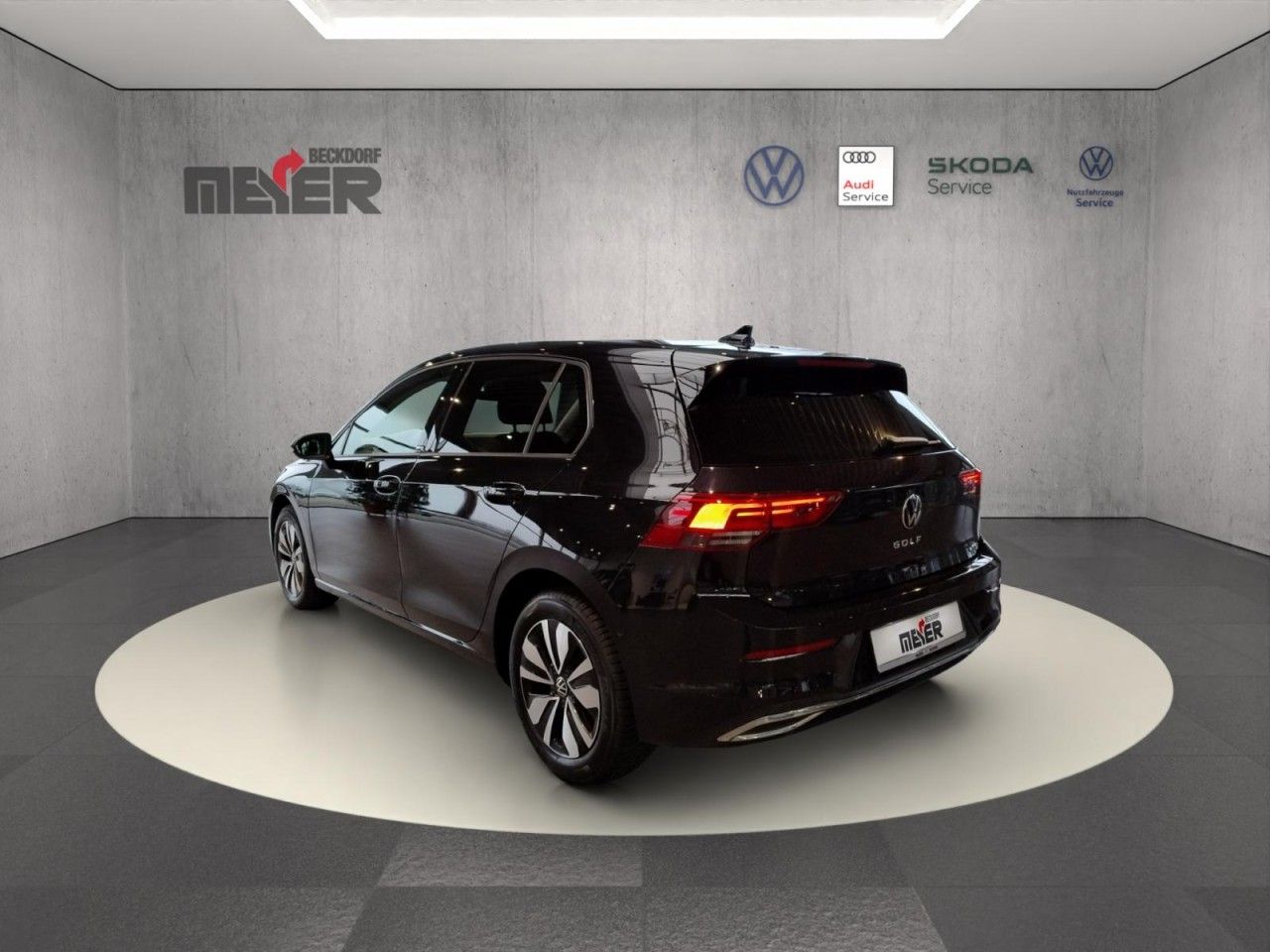 Golf MOVE 1.0 eTSI DSG Klima Navi Einparkhilfe