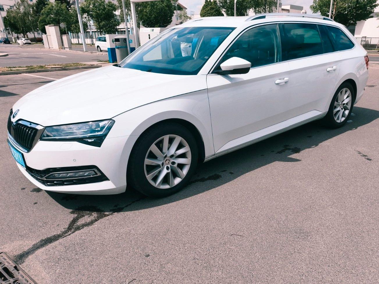 Skoda Superb 2.0 TDI SCR DSG STYLE /Led/