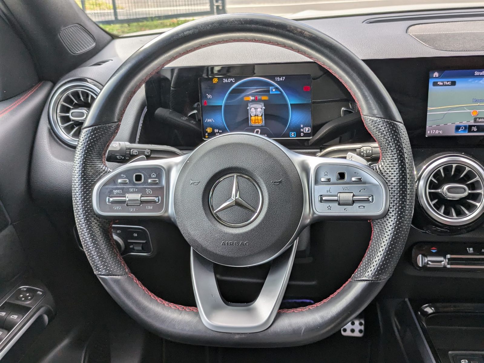 Fahrzeugabbildung Mercedes-Benz GLB 200 d AMG/PANO/LED/ALCANTARA/AHK/Navi/APP