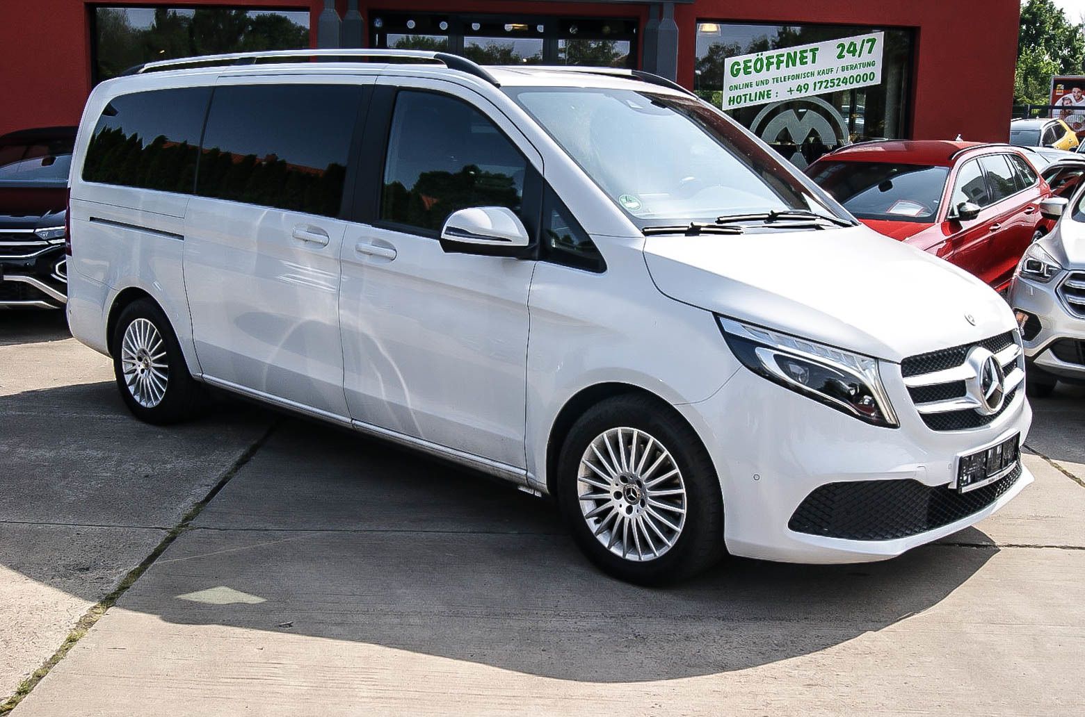 Fahrzeugabbildung Mercedes-Benz V 250 d EDITION lang MBUX 7-SITZE IQ-LED KAMERA