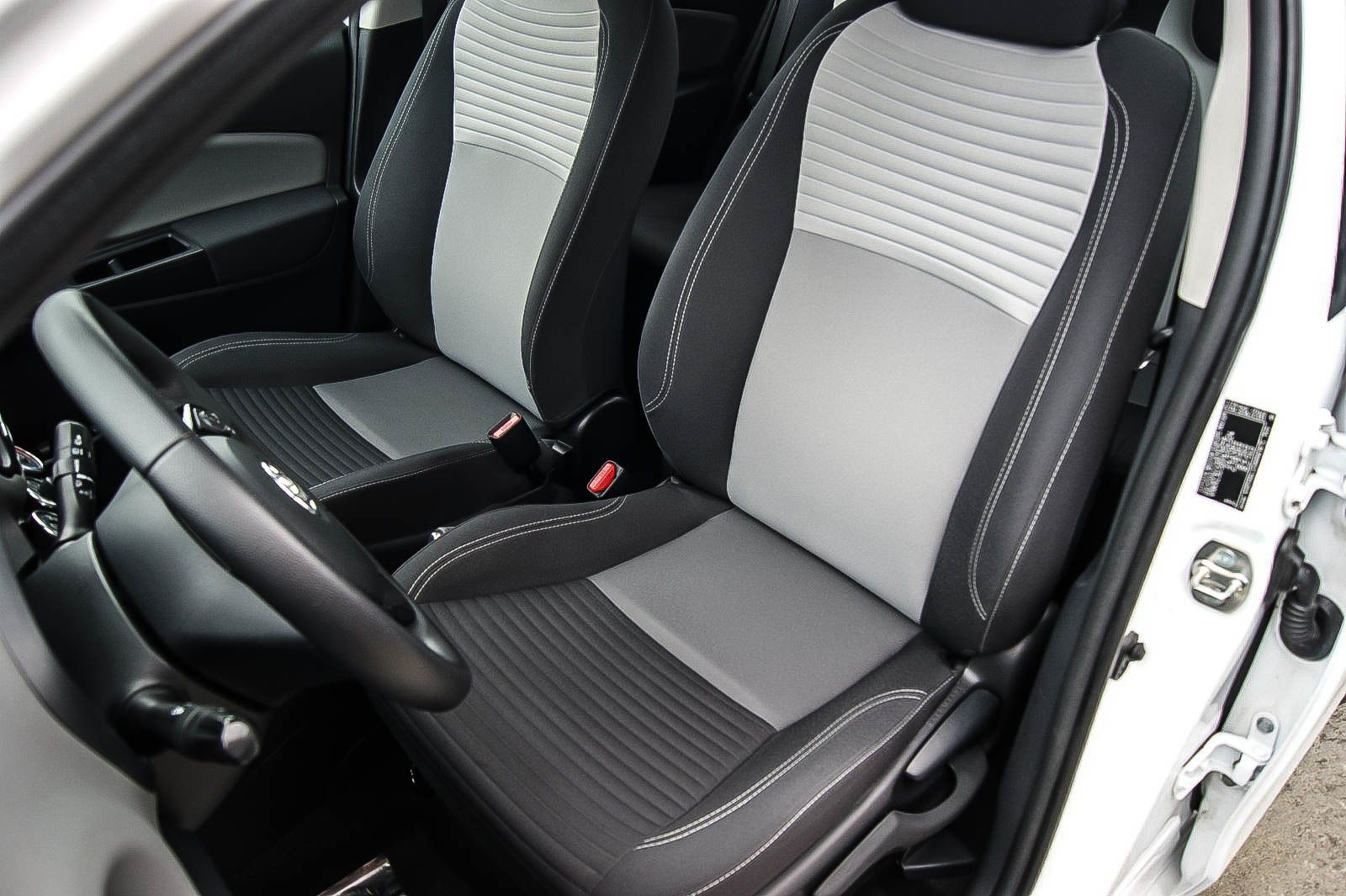 Fahrzeugabbildung Toyota Yaris 1.0 VVT-i Comfort KAMERA KLIMA SPURASSIST