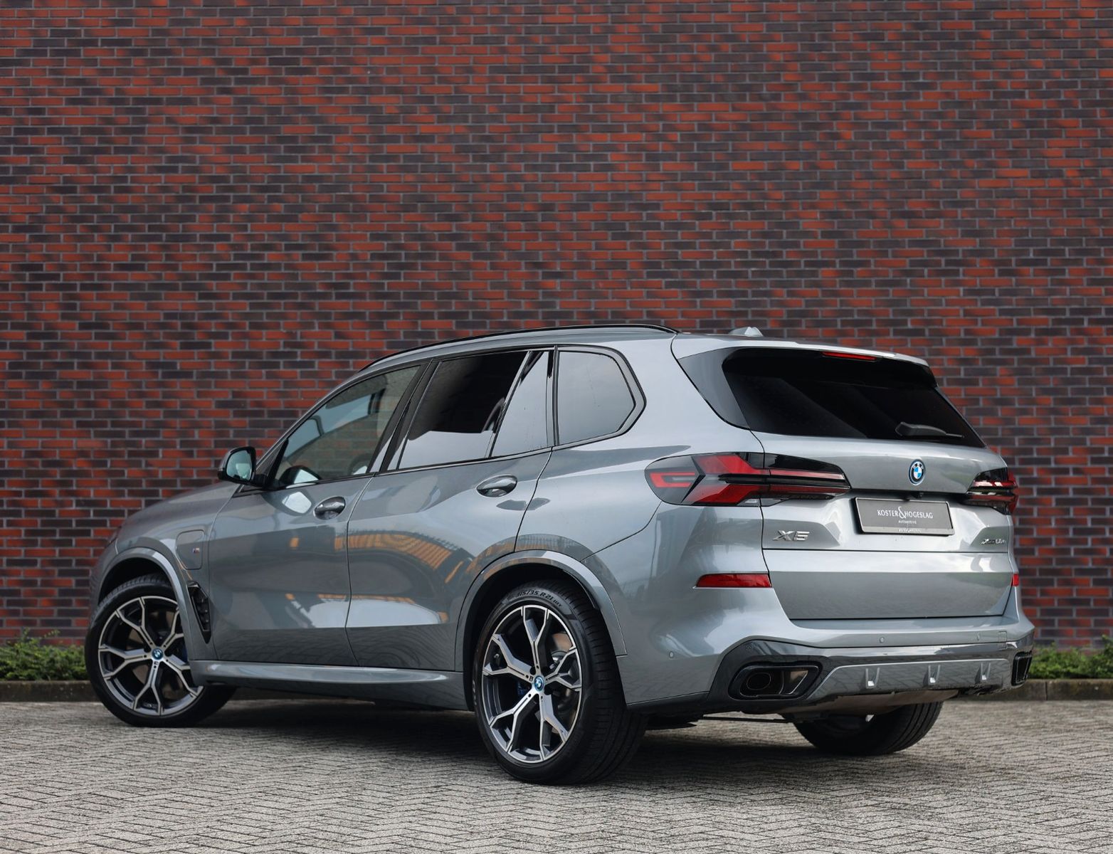 BMW X5 50e xDrive | Pano - AHK - HUD imagem 2