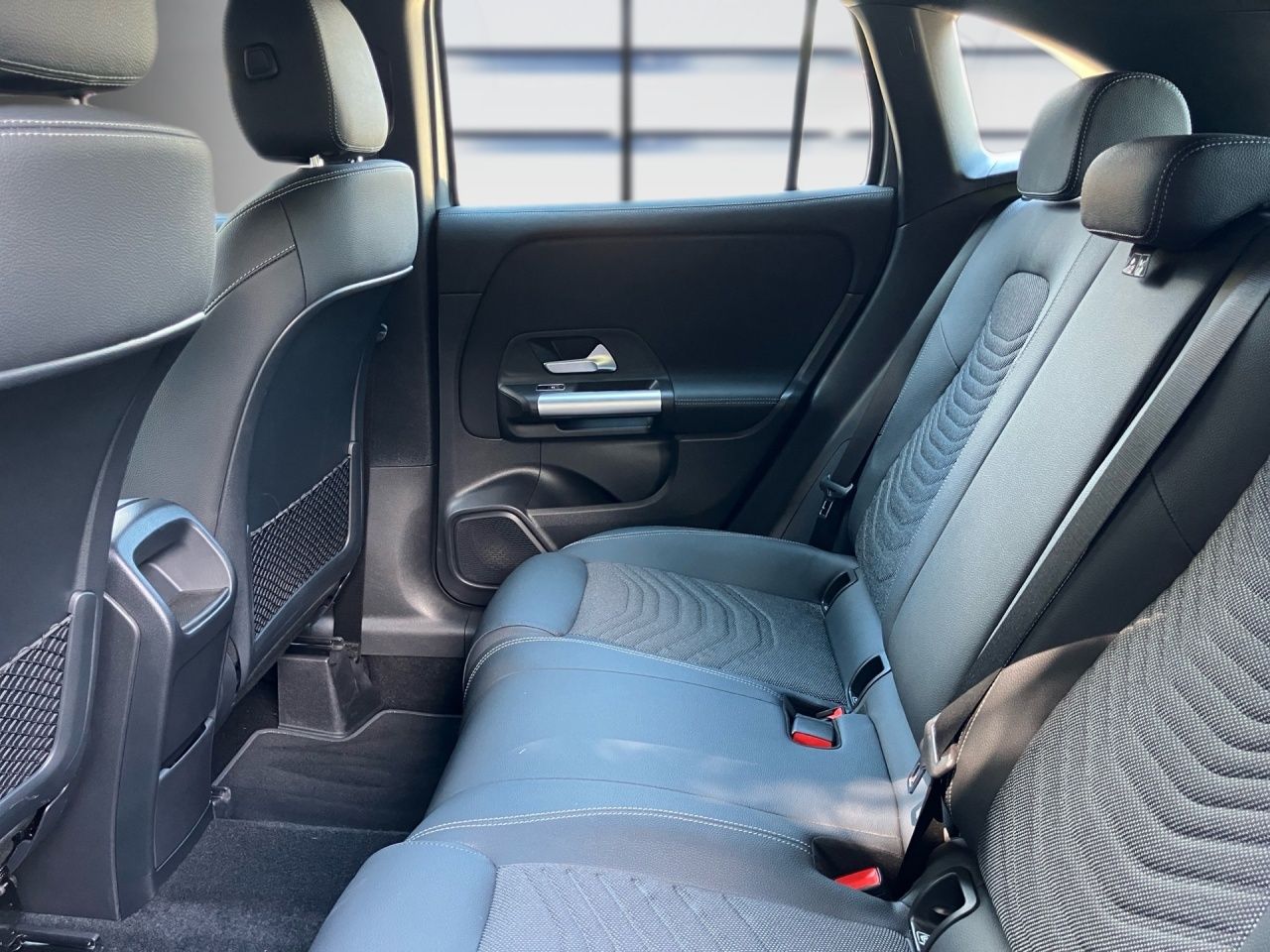 Fahrzeugabbildung Mercedes-Benz GLA 200 Progressive Totw+Kamera+CarPlay+LED+MBUX