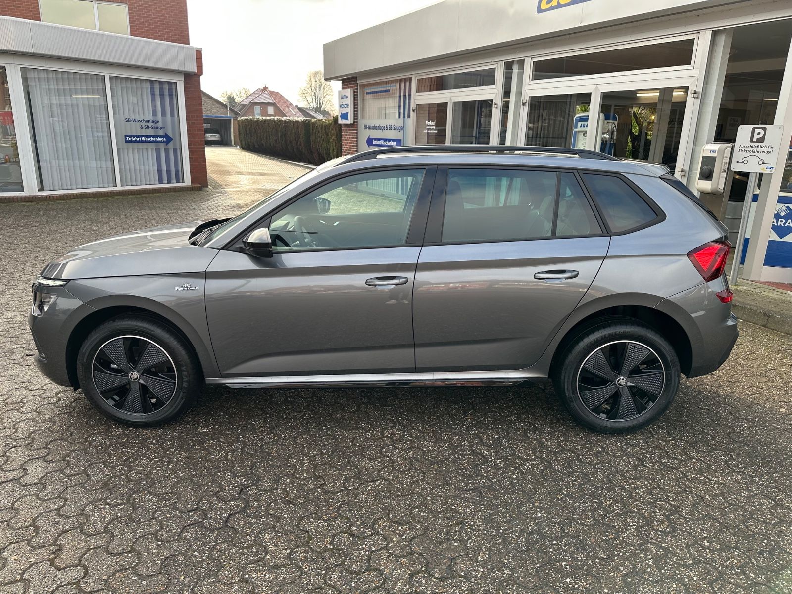 Fahrzeugabbildung SKODA Kamiq Monte Carlo 1.0 TSI DSG ACC/Matrix/Pano