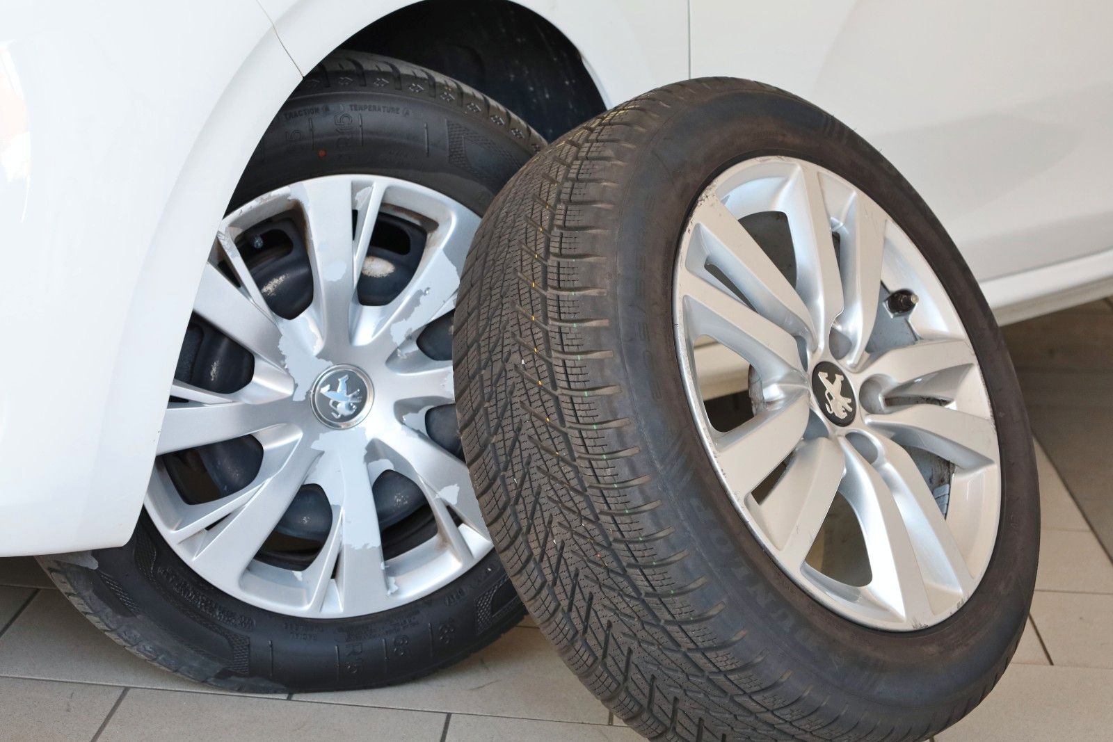 Fahrzeugabbildung Peugeot 208 Active Klima,SH,PDC,SR+WR