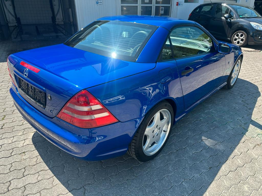 Mercedes-Benz SLK 230