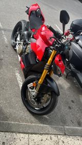 Ducati Streetfighter 4V S - Offers