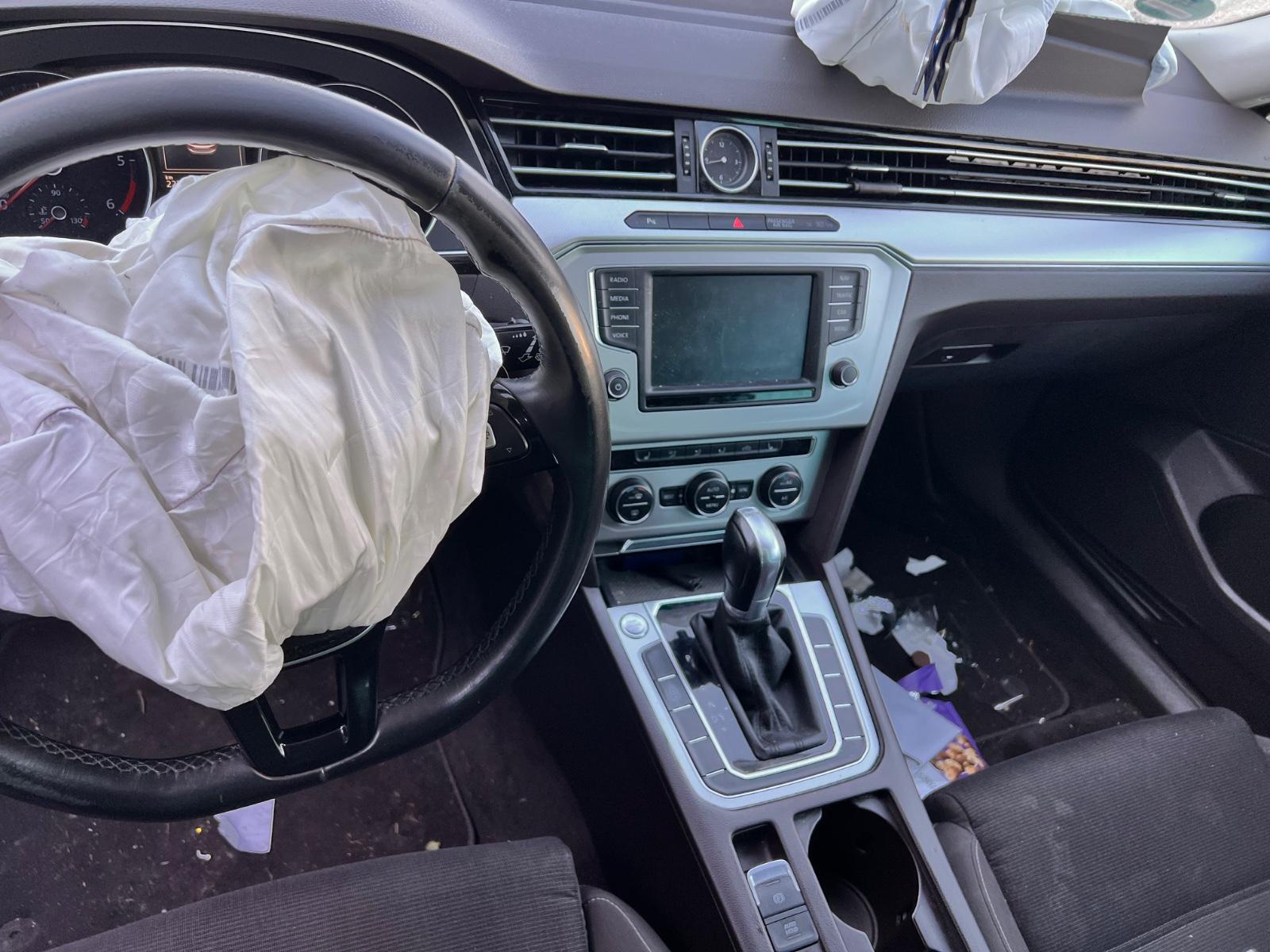 Volkswagen Passat 2014 — photo 11