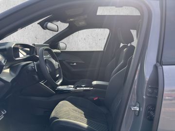 Peugeot 2008 GT HYBRID 145 e-DSC6 PANO*AWR*KEYLESS