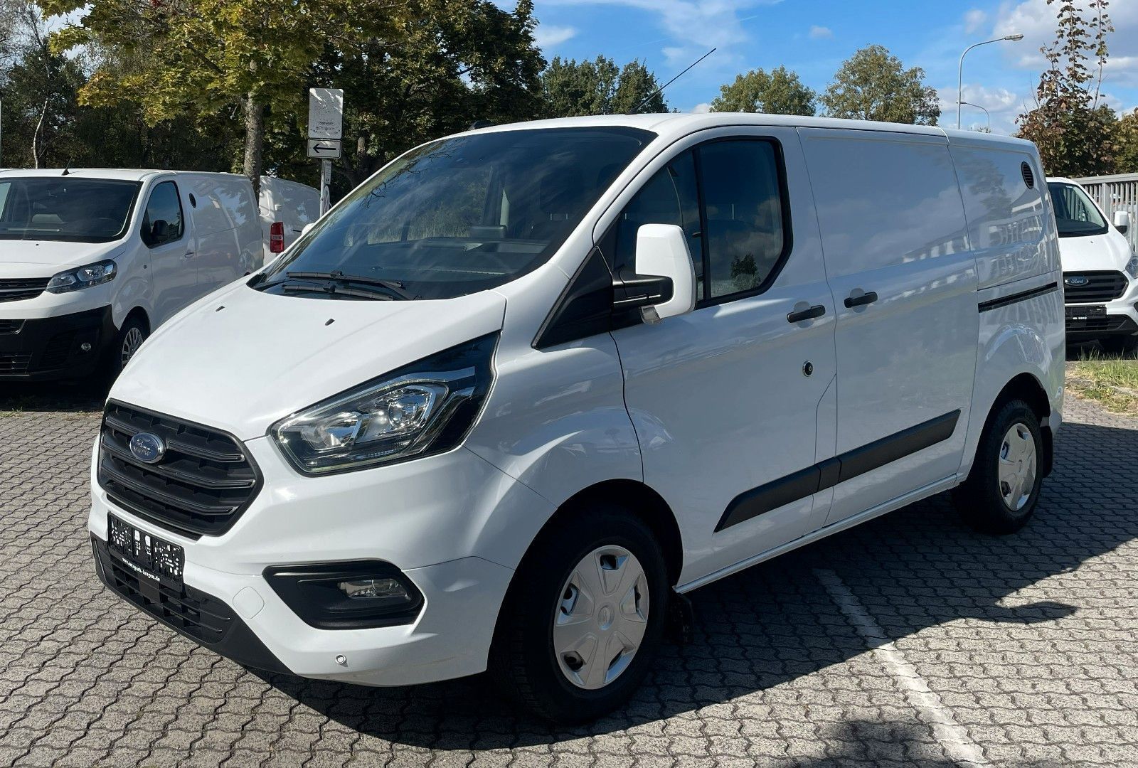Ford Transit Custom 300 L1 BOTT Regale Klima Navi PDC imagem 2