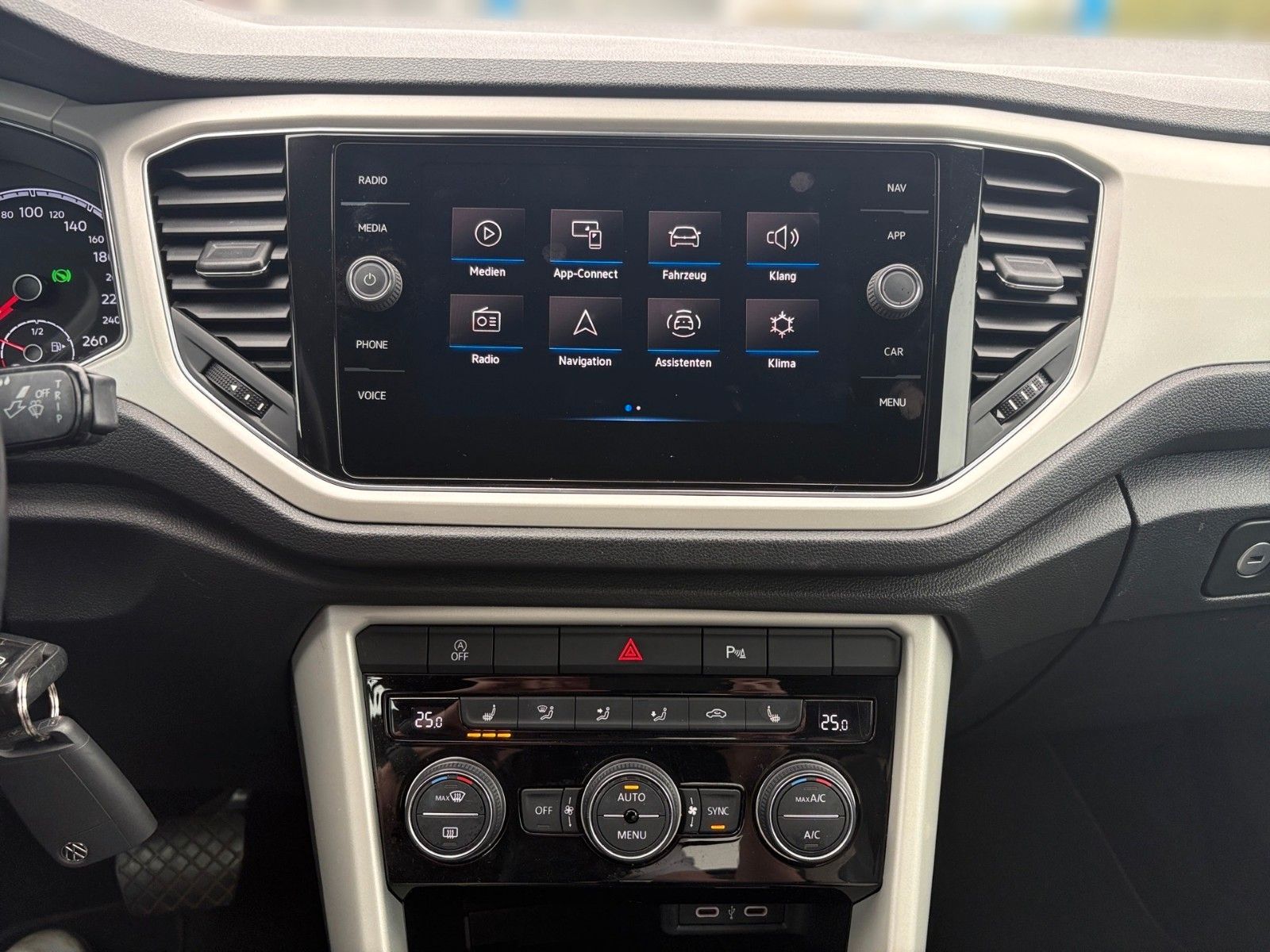 Fahrzeugabbildung Volkswagen T-Roc Cabriolet Style