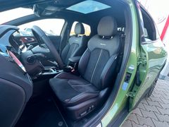 Fahrzeugabbildung Kia XCEED 1.5T DCT7 GT LINE LEDER GLASDACH ALLWETTER