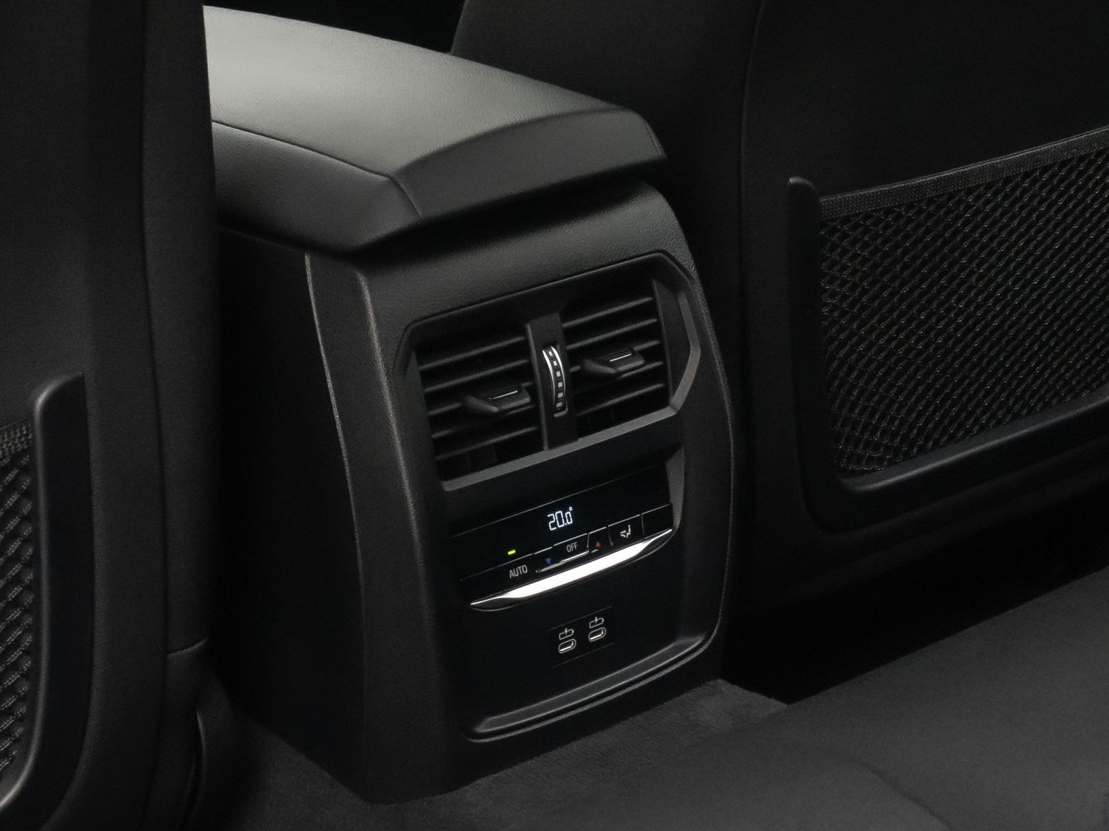 Fahrzeugabbildung BMW 318i GeschwindigReg DAB PDC Cockpit+ Widscreen
