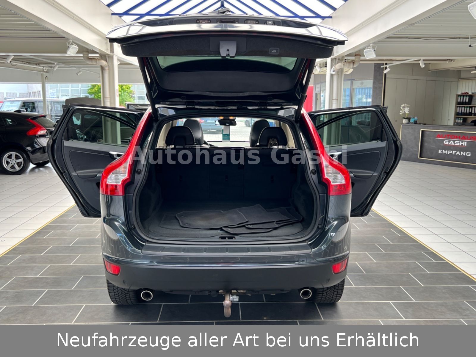 Fahrzeugabbildung Volvo XC60 Summum*4x4*2Hd*AHK*Kamera*Leder*Memory*Pano