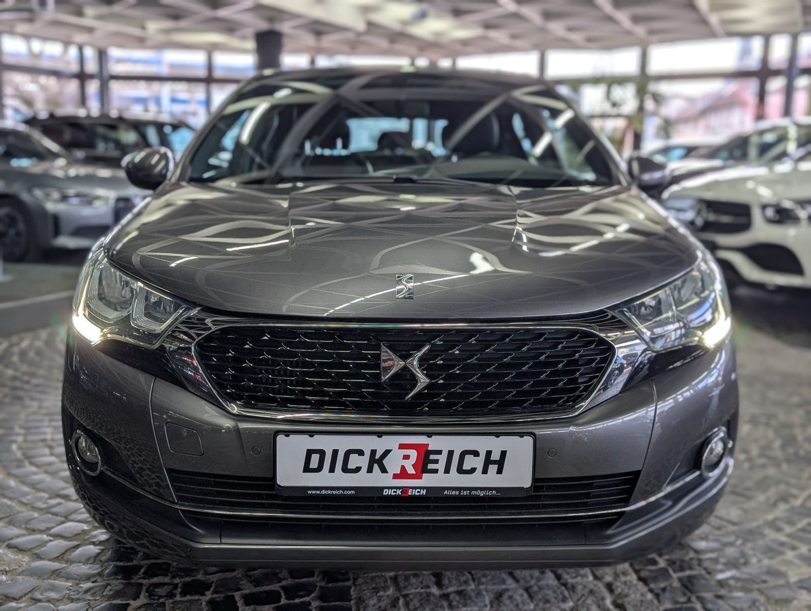 Fahrzeugabbildung DS Automobiles DS4 1.2 PureTech Basis MFL KAM TEMP SHZ PDC ALU1