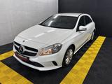 Mercedes-Benz A 180+Automatik+Keyless+Leder+Navi+Temp+PDC - gebrauchte Mercedes-Benz A 180 aus dem Jahr 2018