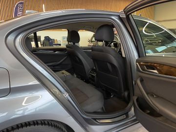 BMW 530 i xDrive *1.HAND*NAVI*TEMPO*SZHZ*AHK*PDC*