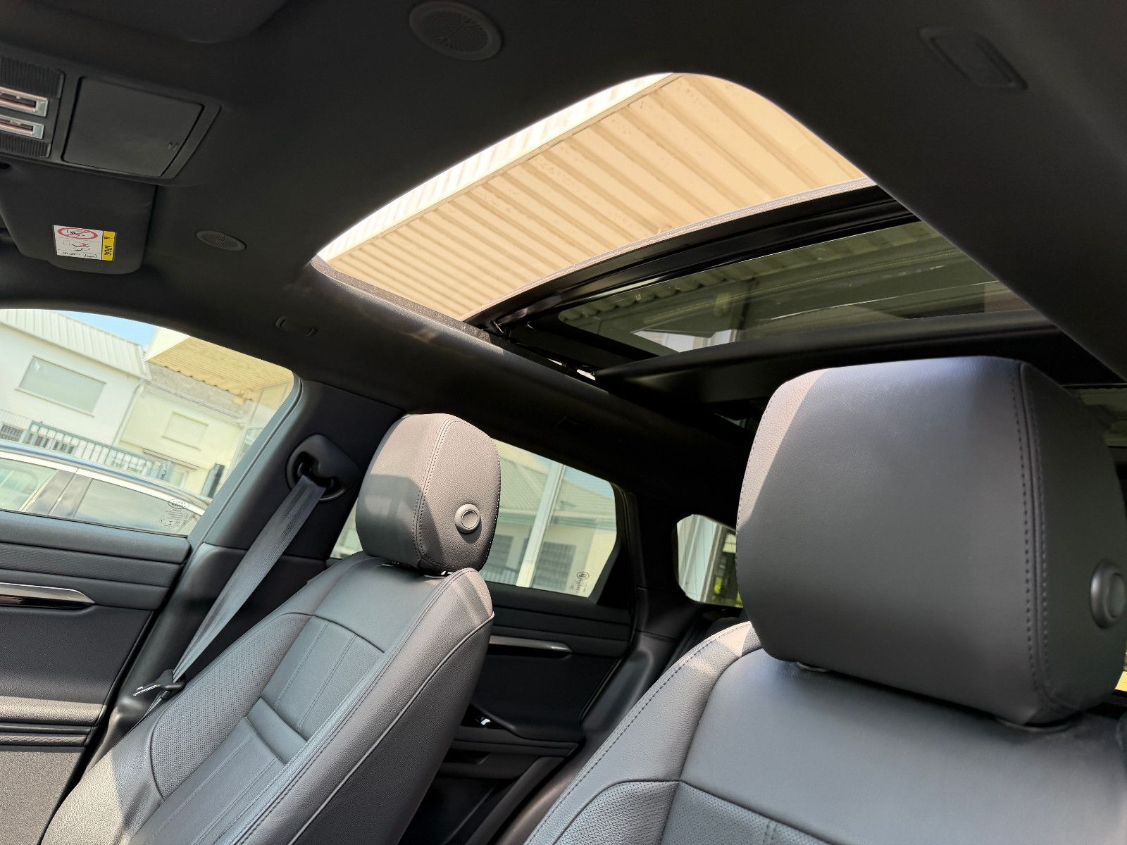 Fahrzeugabbildung Land Rover Range Rover Evoque S Hybrid /R-DYNAMIC/PANO/KAM