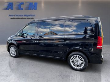 Mercedes V 220 - 6
