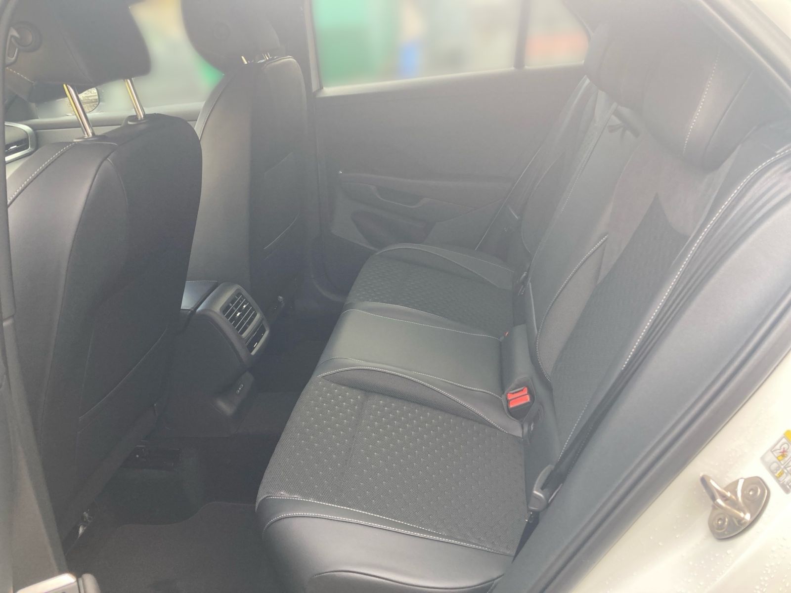 Volkswagen T-Roc - Bild 11